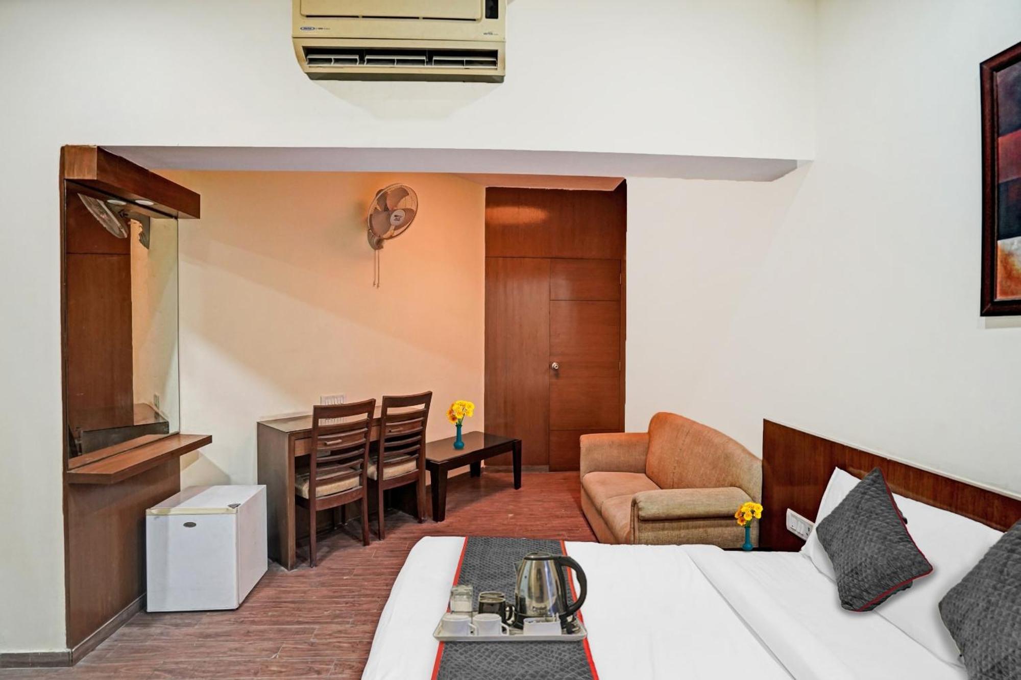 Hotel O Royal Regency Ghaziabad Luaran gambar